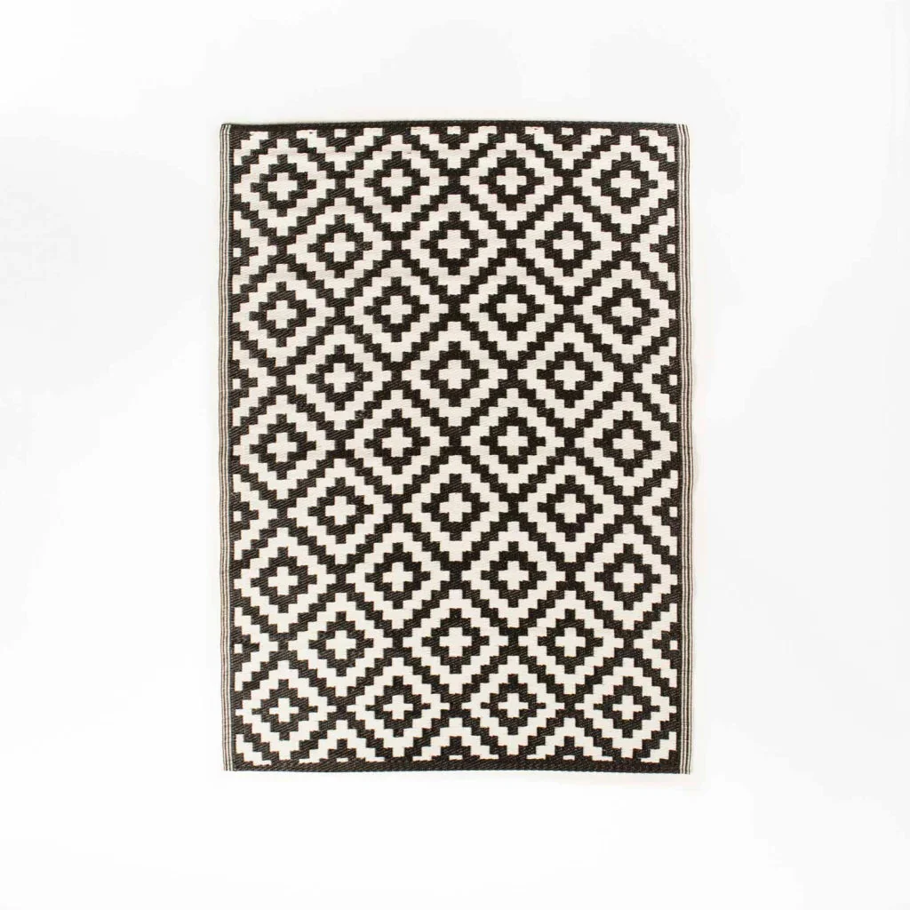 MENO M1 INDOOR/OUTDOOR RUG  150 x 230 CM (BLACK/ WHITE)