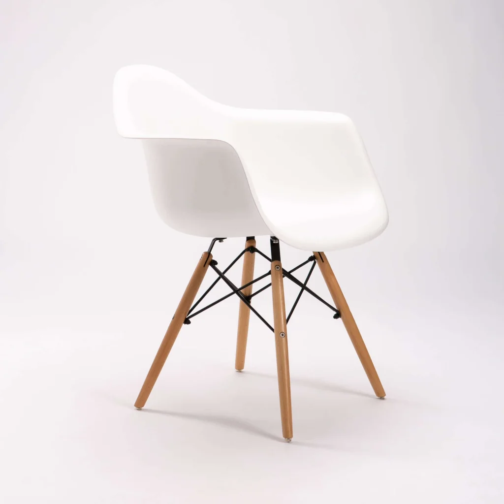 EMMY WOODEN LEG ARMCHAIR - WHITE
